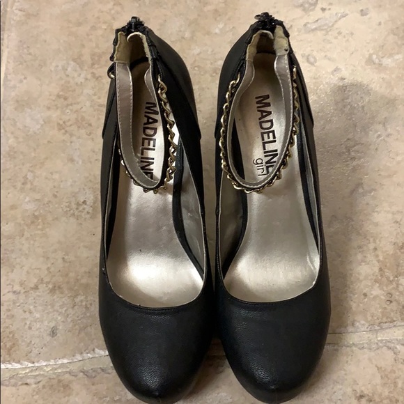 Shoes - Picture 1 of 2
